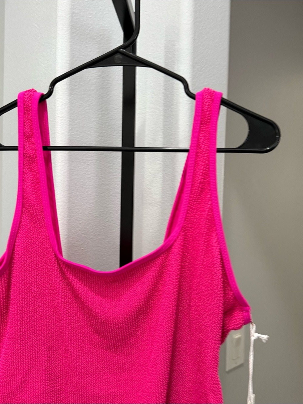 GOOD AMERICAN Bright Pink One Piece Crinkled Swimsuit Swim Plus Size 2XL/3XL - Picture 3 of 9